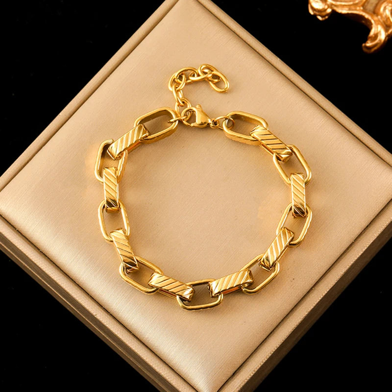Bracelet Torsadé Plaqué Or 18K Femme – Bijou Acier Inoxydable Étanche & Anti-Ternissement