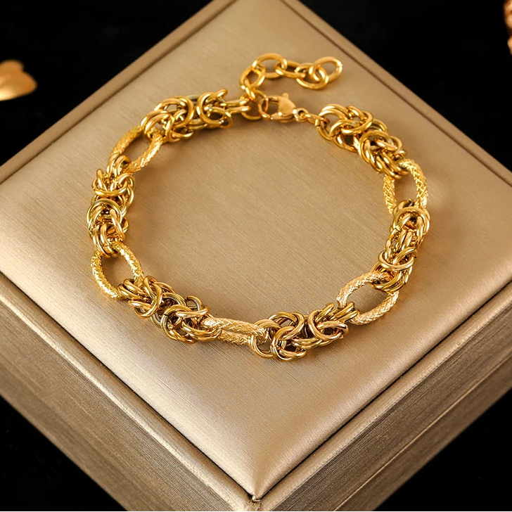 Bracelet Torsadé Plaqué Or 18K Femme – Bijou Acier Inoxydable Étanche & Anti-Ternissement